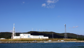 ���ʌ��q�͔��d��