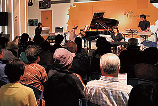 �A�N�A�z�[��