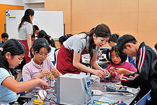 �R�~���j�e�B�[���[��