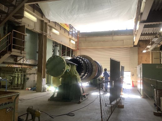 �ݐω^�]���Ԃ����E�Œ��N���X�̃K�X�^�[�r����_�� �C���[�W1