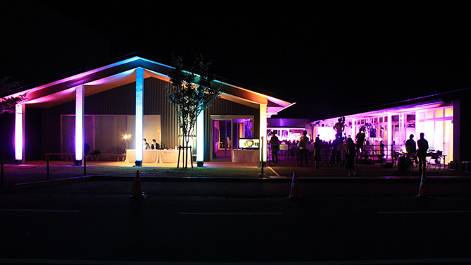 �n��̎q��������������u���̔��v���X�e�[�W�ɍʂ��Y���܂��� �C���[�W1