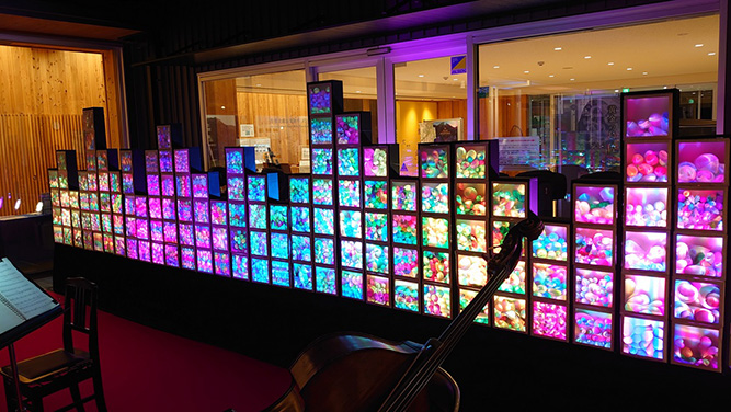 �n��̎q��������������u���̔��v���X�e�[�W�ɍʂ��Y���܂��� �C���[�W2