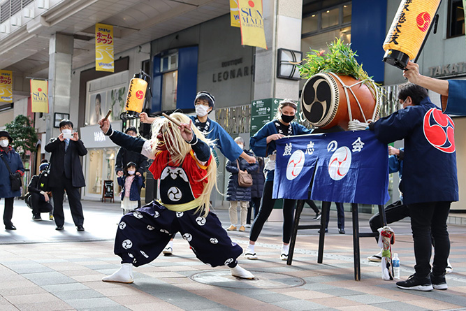 ���Y�i�̔̔��A�p�l���W���A�`���|�\�u�S���ہv�̔��͂���p�t�H�[�}���X���W�J �C���[�W3