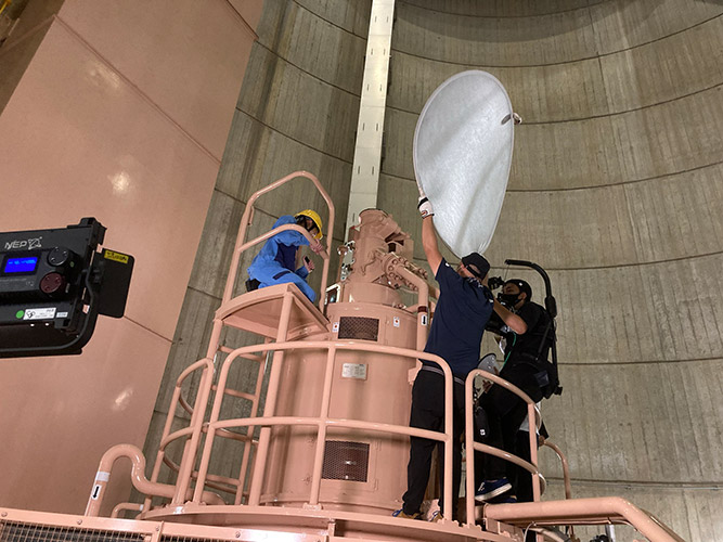 ���́E���z���E�n�M�E���͔��d��ێ炷��Ј��̕\��⓮������A���ɎB�e �C���[�W2