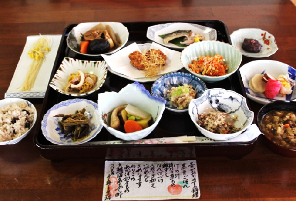 �R�̌b�݂Ɋ��ӂ��āA���������܂��I �C���[�W1