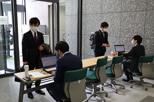 ���Ў������̐V���Ј��̗l�q�ł� �C���[�W2