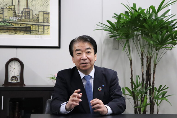 SENDAI���̃y�[�W�F���g�𗧂��グ�ɎQ�悵�A�x����������l�̎Ј� �C���[�W1