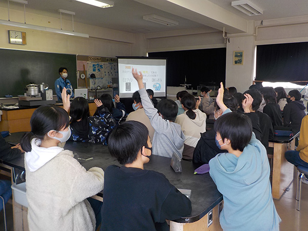 ������z�Η͔��d�����ɂ��b�𕷂��܂��� �C���[�W15