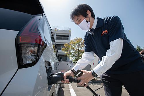 �L�O�Z�����j�[�������ł̃f�����X�g���[�V�����A�W����̗l�q�𓮉�ł��͂����܂��I �C���[�W1