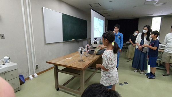 ���d�͌^�Ŕ��d�̎d�g�݂�����I �C���[�W2