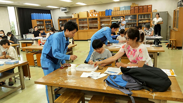 �V�G�l���M�[��̌��@�R���d�r�J�[���H��I �C���[�W1