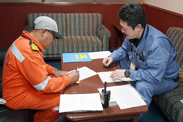 �V��������Ɍ����āA����̃r�W���� �C���[�W2