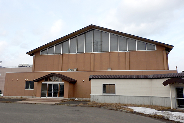 <strong>���ړI�z�[��</strong><br>
���ʌ��q�͔��d���ł́A���d���������łȂ��A����̓_���Ɩ�����S�΍�Ȃǂ̂��܂��܂ȍH���ɋ��͂��Ă��������Ă��鋦�͊�Ƃ̕��X�ƂƂ��ɁA���d���̈��S�ێ��E����ɓw�߂Ă��܂��B�u���ړI�z�[���v�ł́A���͊�Ƃ̕��X�Ɣ��d�������ꓰ�ɉ�A�[���ЊQ�B���𐾂��u���S���v�Ȃǂ��J�Â��Ă��܂��B