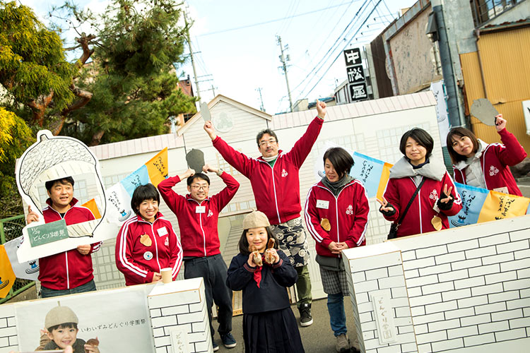 �����̗l�q