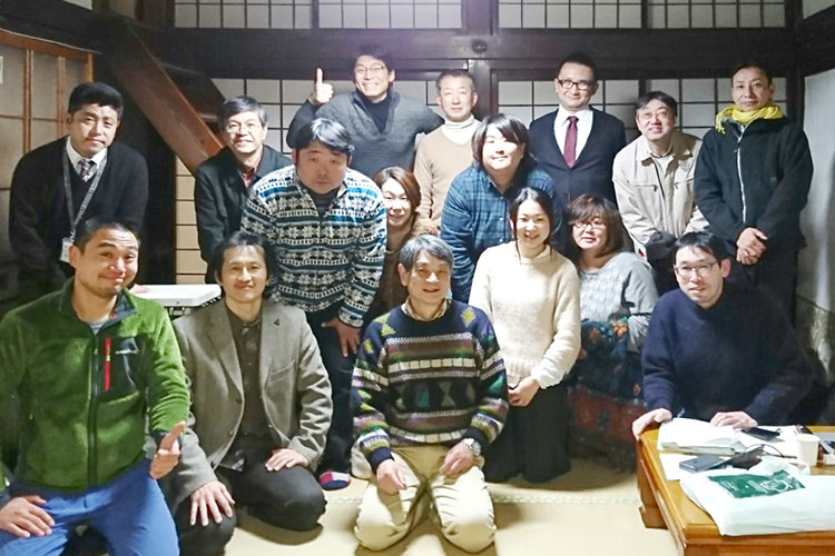 �����̗l�q